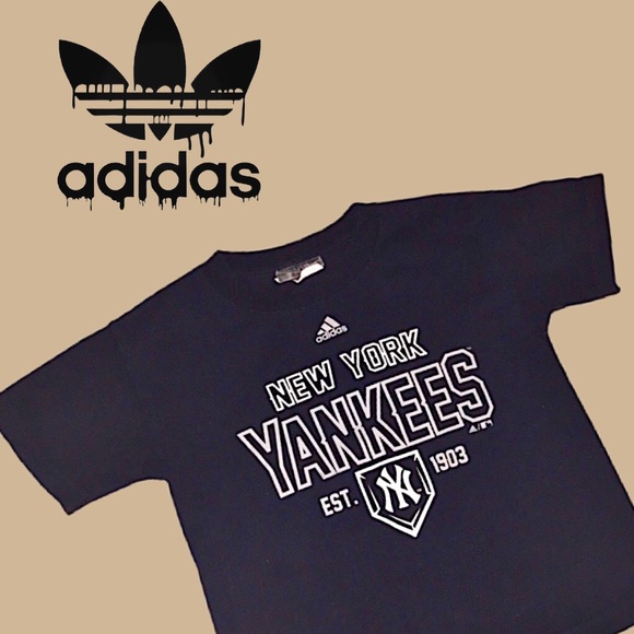 yankees graphic tee
